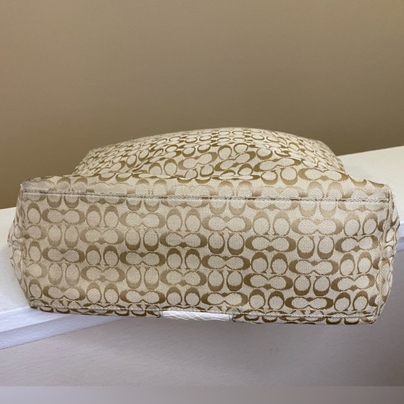 Coach Monogramed White And Tan Embossed Bag - Picture 4 of 6